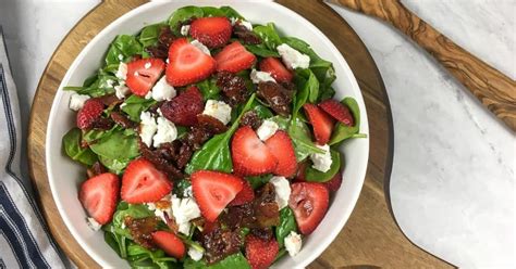 wilted-spinach-salad-with-hot-bacon-dressing-just image