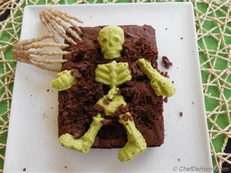 graveyard-brownies-recipe-chefdehomecom image