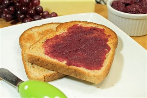 2-ingredient-concord-grape-jelly image