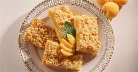 streusel-apricot-bars-recipe-eat-smarter-usa image