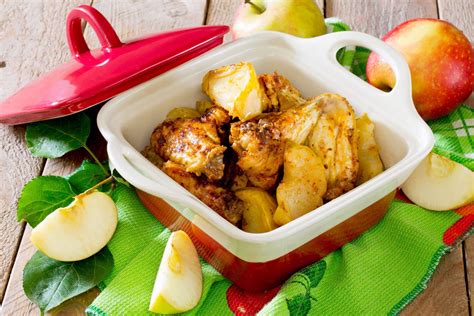 slow-cooker-chicken-and-ny-apples-with-crme-fraiche image