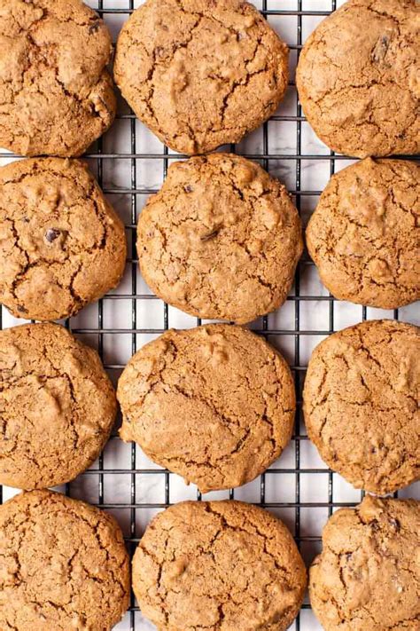 gluten-free-quinoa-chocolate-chip-cookies-simply image