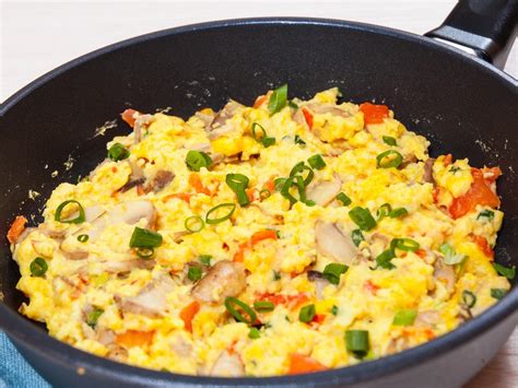 scrambled-eggs-with-vegetables-recipe-and-nutrition image