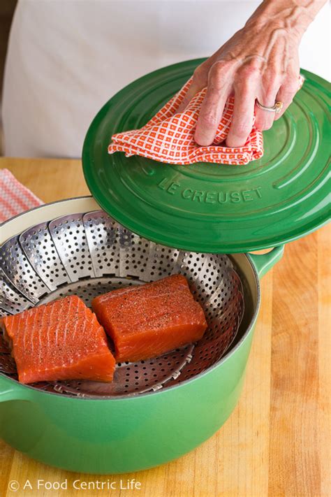 how-to-make-simple-steamed-salmon image