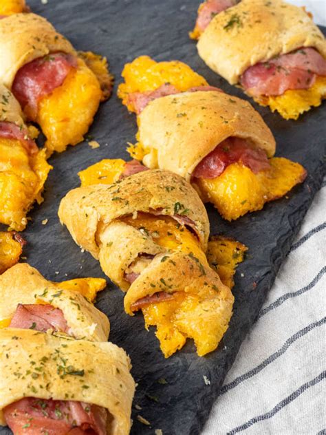 ham-and-cheese-crescents-12-tomatoes image