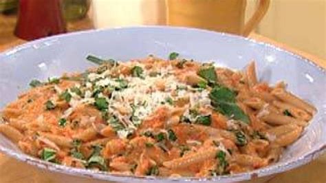 florentine-vegetable-sauce-with-penne-recipe-rachael image