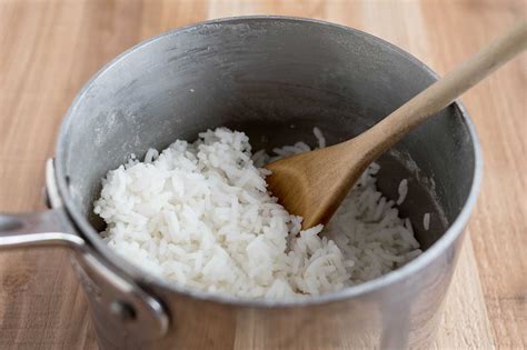 easy-boiled-long-grain-rice-simply image