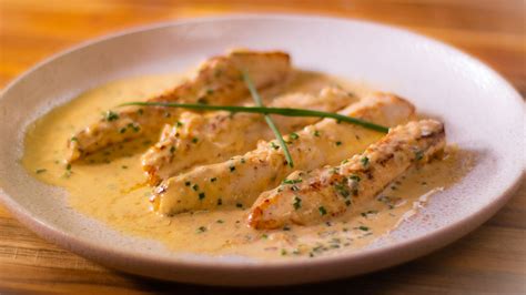 white-fish-in-creamy-shallot-sauce-easy-meals-with image