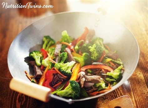 broccoli-peanut-stir-fry-nutrition-twins image