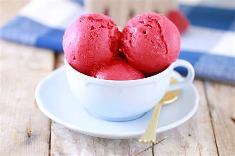 homemade-raspberry-sorbet-in-5-minutes-no-machine image