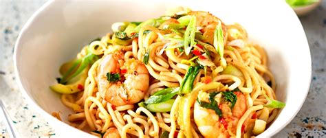szechuan-noodles-recipe-with-prawns-olivemagazine image