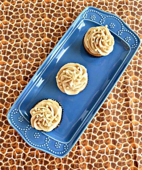 coffee-cupcakes-with-coffee-buttercream-frosting image