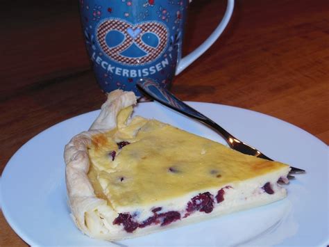 cranberry-cake-with-white-chocolate image