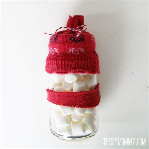 make-hot-chocolate-reindeer-and-snowman-jar-gifts image