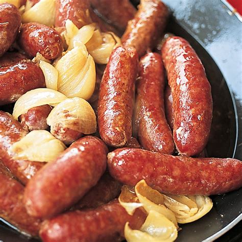 golden-sausages-and-shallots-in-white-wine image