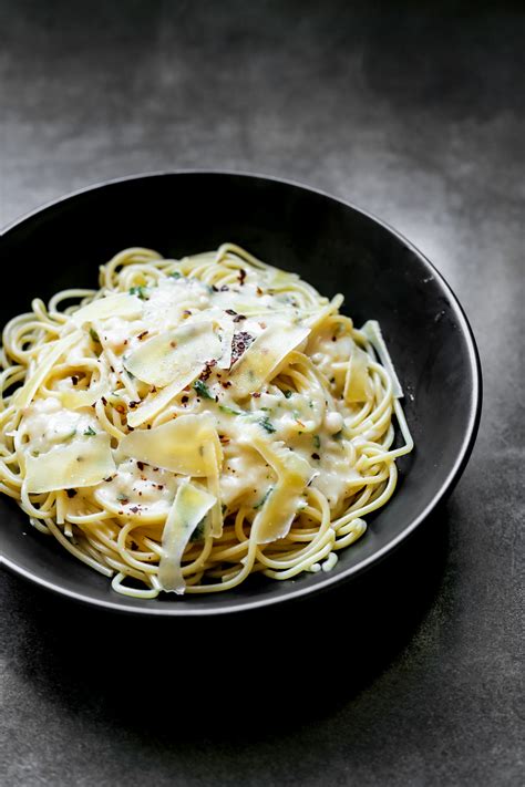 spaghetti-in-white-bean-sauce-ang-sarap image