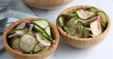 cucumber-vinegar-salad-recipe-vegan-in-the-freezer image