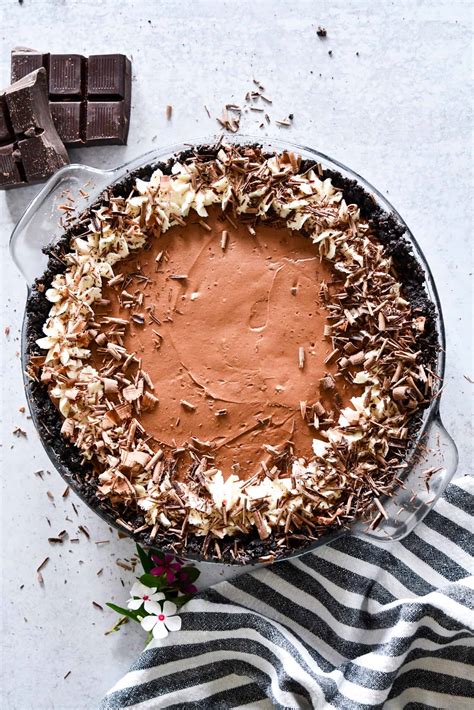no-bake-chocolate-cheesecake-pie image