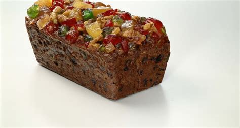 instructions-for-baking-fruit-cake-in-small-gift-sizes image