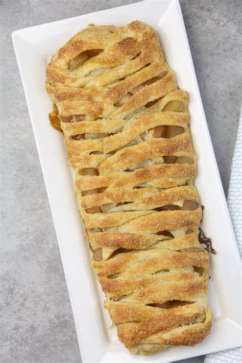 easy-apple-strudel-with-canned-fruit-and-puff-pastry image