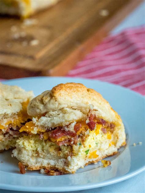 bacon-egg-and-cheese-biscuit-braid-12-tomatoes image