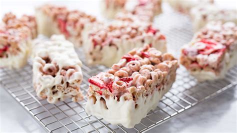 berries-and-cream-cereal-bars-recipe-tablespooncom image
