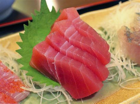 tuna-sashimi-recipe-with-daikon-and-ginger-the image