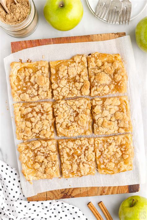 apple-pie-bars-recipe-with-puff-pastry image