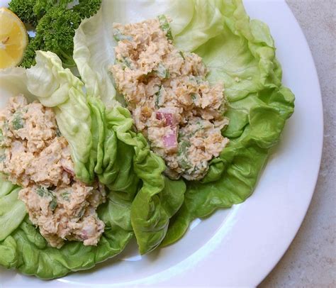 chickpea-of-the-sea-tuna-salad-sandwich image