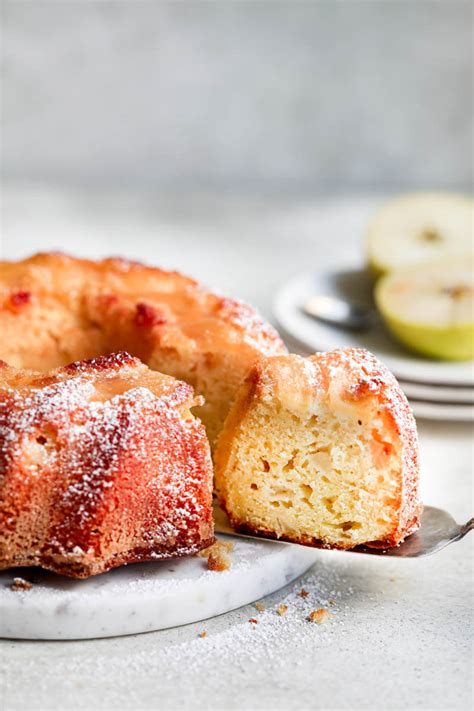 french-vanilla-apple-yogurt-bundt-cake-belula image