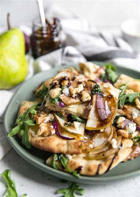 walnut-pear-flatbread-quick-and-easy-fit-mitten image