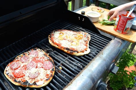10-grilled-pizza-recipes-that-are-perfect-for-summer image