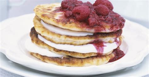 pancakes-with-raspberry-sauce-recipe-eat-smarter-usa image