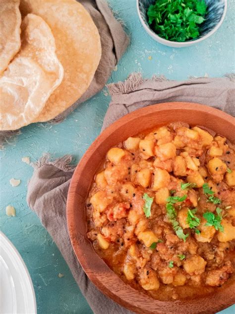 aloo-ki-tarkari-potato-curry-pakistani-brunch image