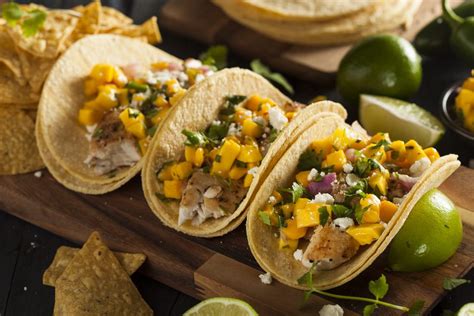 healthy-fish-tacos-readers-digest-canada image