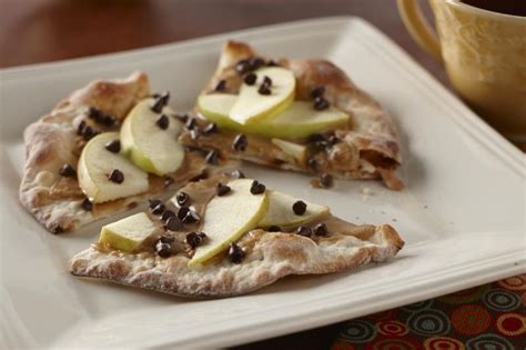 peanut-butter-chocolate-dessert-pizza-on-a-cracker-thin-crust image