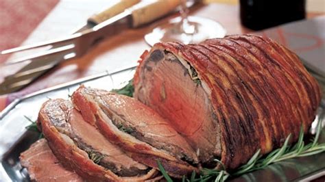 roasted-beef-tenderloin-wrapped-in-bacon-recipe-bon image