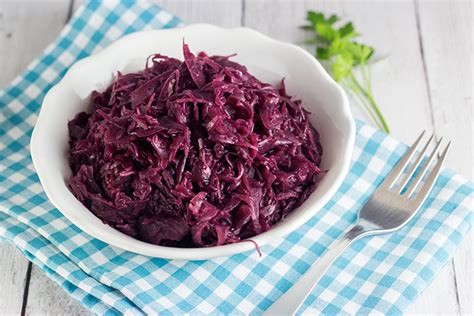 easy-braised-red-cabbage-blaukraut-the-kitchen-maus image