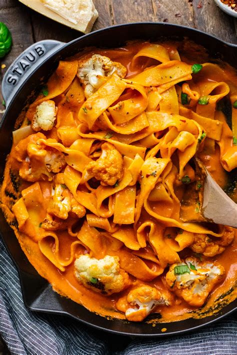 roasted-cauliflower-pasta-with-red-pepper-sauce-a image