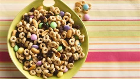 on-the-run-cereal-snack-recipe-yummy-snacks-cereal image