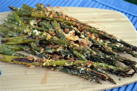 roasted-parmesan-and-panko-crusted-asparagus image