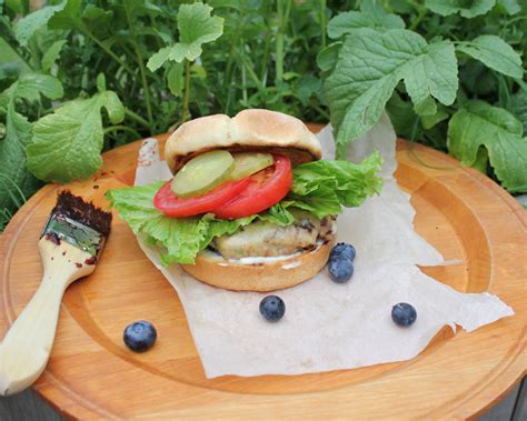 blueberry-turkey-burgers-bakersbeans-wanda-baker image