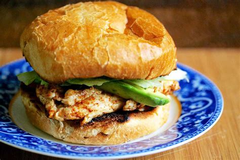 chipotle-grilled-chicken-with-avocado-sandwich-simply image