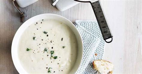 cauliflower-leek-and-cheddar-soup-recipe-gourmet image