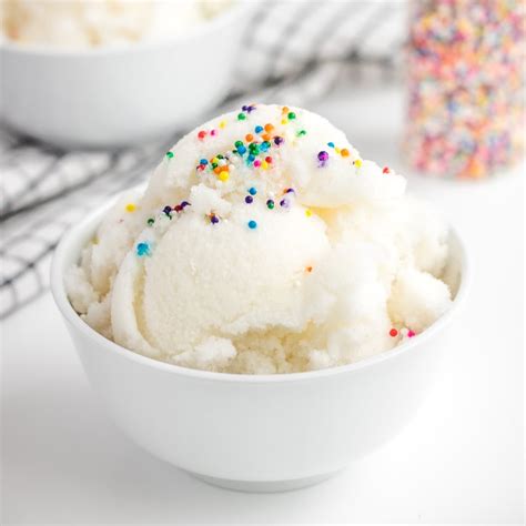 easy-snow-ice-cream-recipe-without-sweetened image