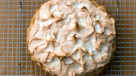 basic-meringue-recipe-get-cracking image