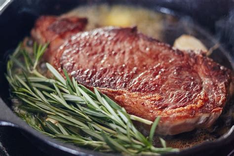 how-to-cook-steak-on-the-stove-the-simplest-easiest image