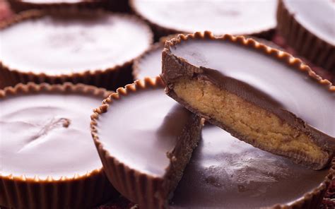 giant-no-bake-peanut-butter-cup-recipe-simplemost image