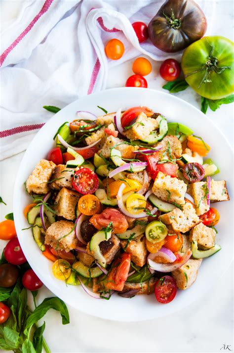 heirloom-tomato-panzanella-salad-aberdeens-kitchen image