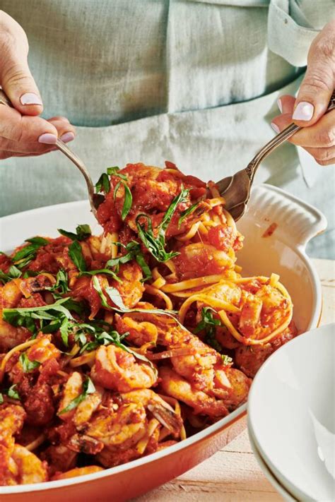 shrimp-fra-diavolo-with-linguine-recipe-the-mom-100 image